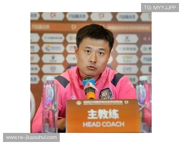 杜炳松：从足球场到教练席 他如何带领球队走向新辉煌