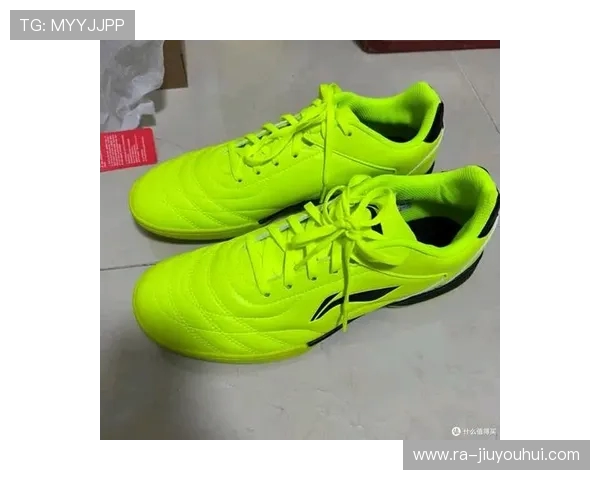 全球两大亿级足球鞋品牌对决 创新与传统的碰撞与未来展望